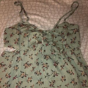 ♡ American Eagle Green Floral Top ♡